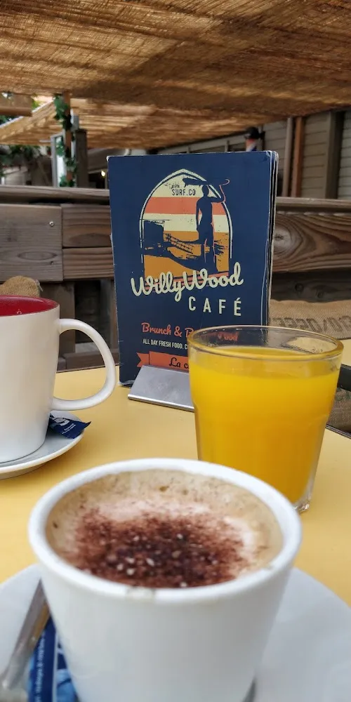 Jus d'Orange Et Cappuccino